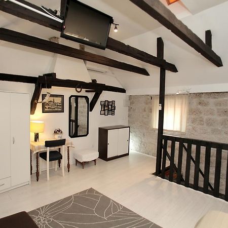 Apartment Tragurium โตรกีร์ ภายนอก รูปภาพ